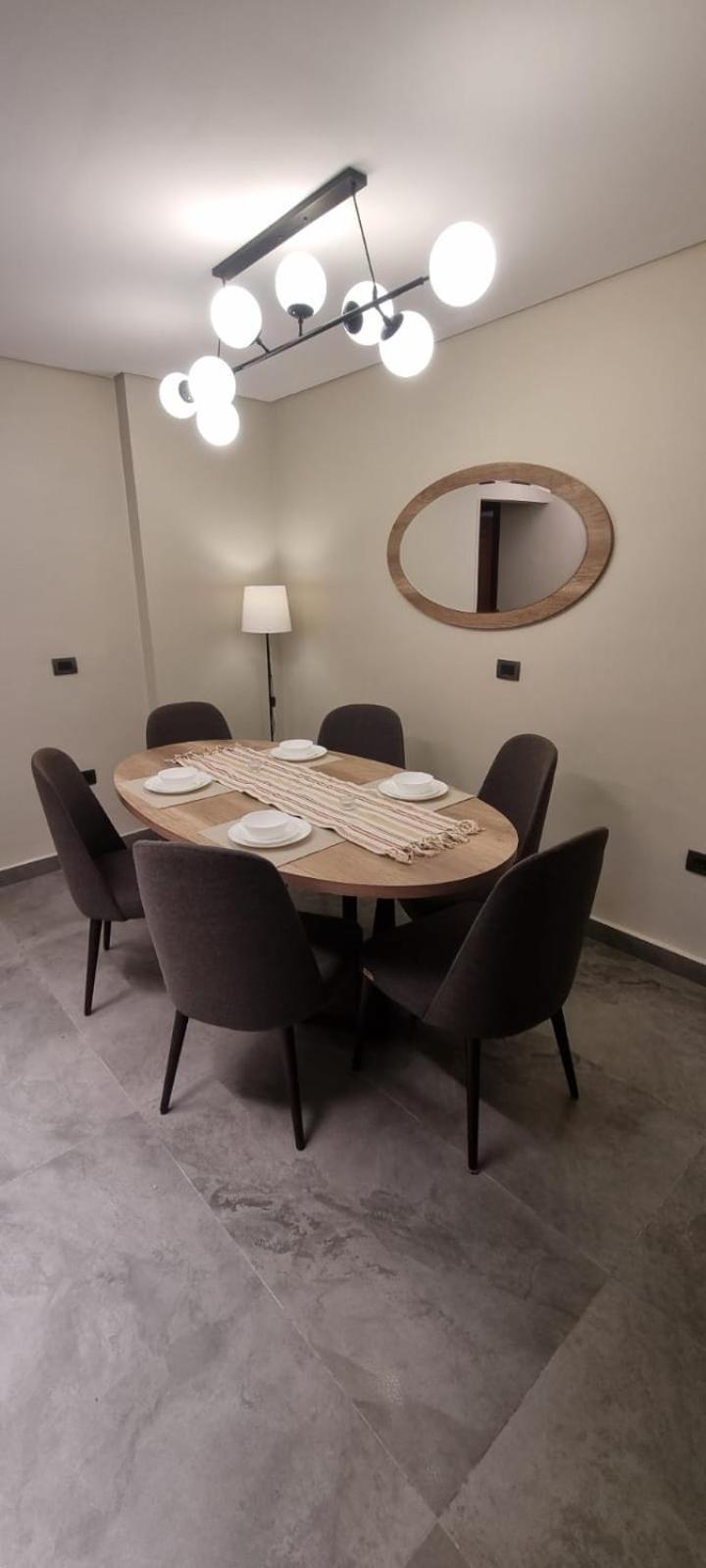 Luxury Apartment El Mohandessen Кайро Екстериор снимка