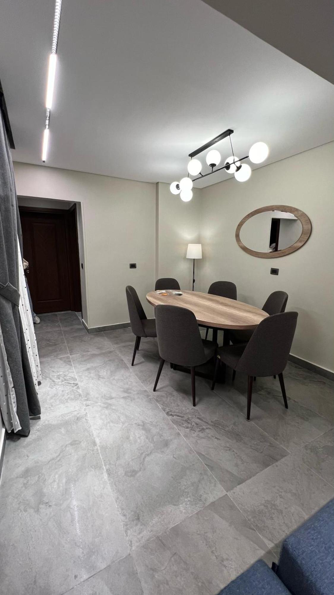 Luxury Apartment El Mohandessen Кайро Екстериор снимка